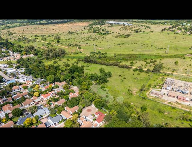 9,575M² VACANT LAND FOR SALE IN LONEHILL